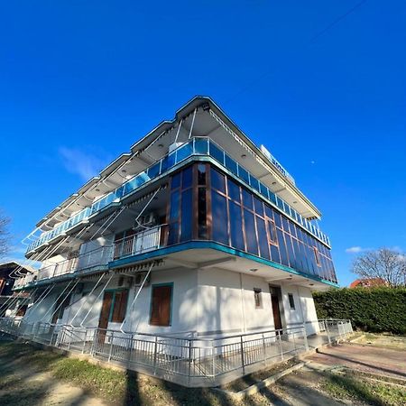 Kamberi Hotel & Apartments 2 Velipojë 외부 사진