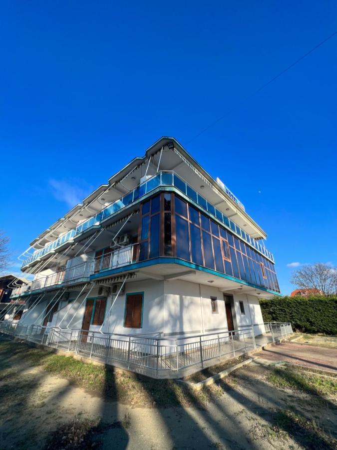 Kamberi Hotel & Apartments 2 Velipojë 외부 사진