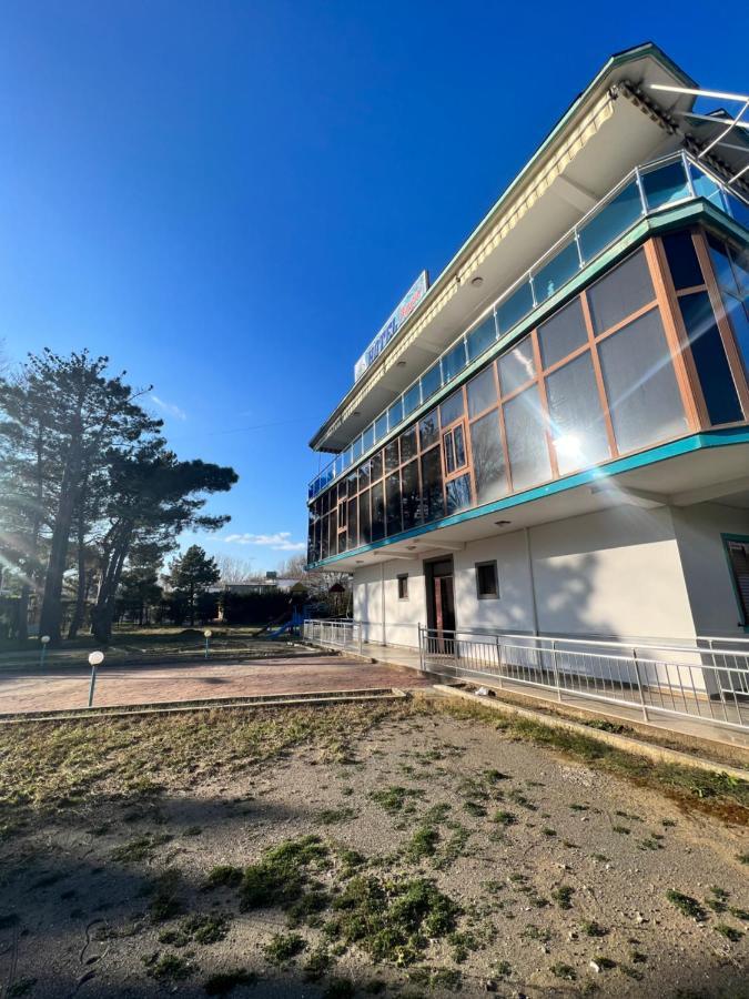 Kamberi Hotel & Apartments 2 Velipojë 외부 사진