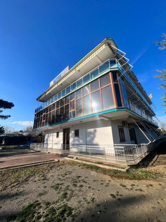 Kamberi Hotel & Apartments 2 Velipojë 외부 사진