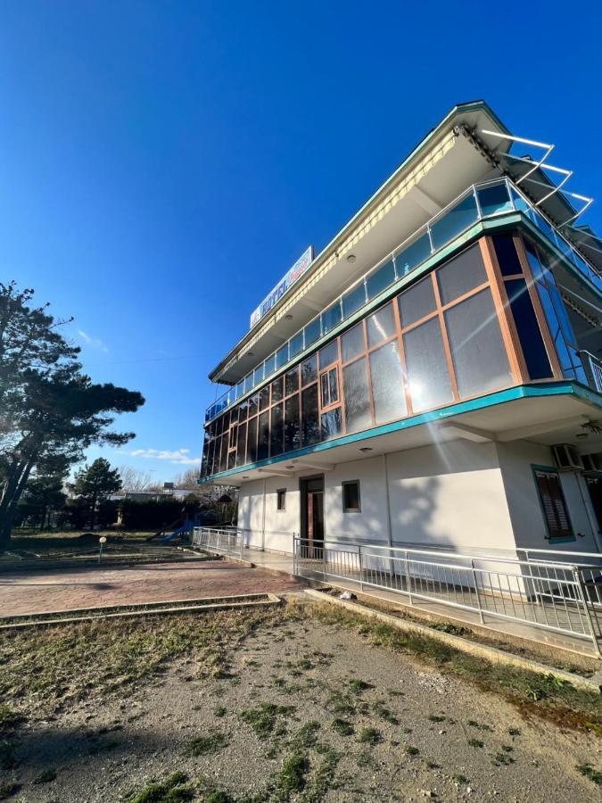 Kamberi Hotel & Apartments 2 Velipojë 외부 사진